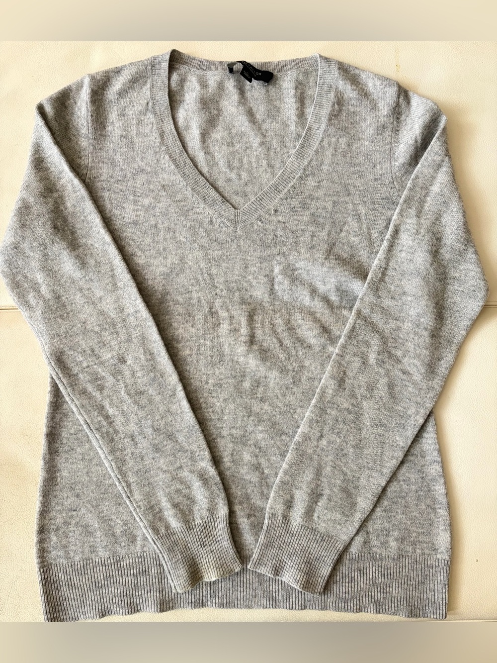 Ann Taylor 100% Cashmere V Neck Sweater Grey Size S